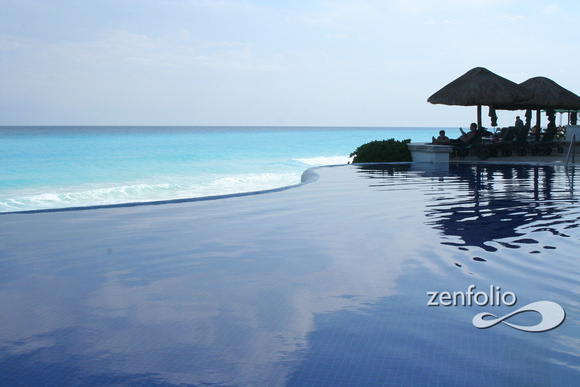 Infinity Pool Cancun